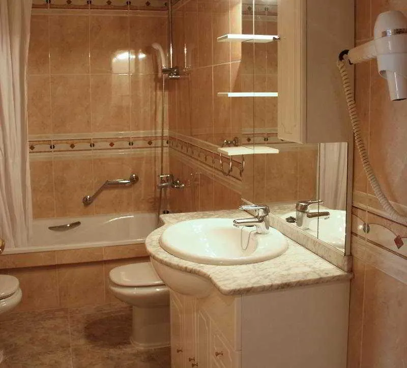 Apts. Imperial 살루 2*,  스페인